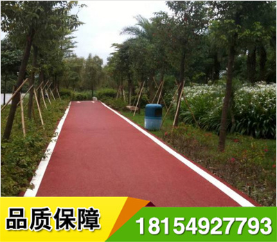 新疆雷辰恒星承接停車(chē)位劃線、道路熱熔劃線、市政道路劃線.